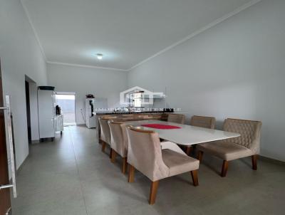 Casa para Venda, em Lucas do Rio Verde, bairro Parque das Araras, 2 dormit�rios, 1 banheiro, 1 vaga